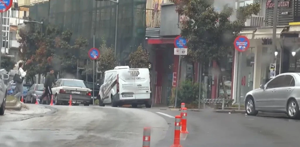 Σέρρες: Επέστρεψαν οι πλαστικοί οριοδείκτες στην οδό Βασιλέως Βασιλείου - video