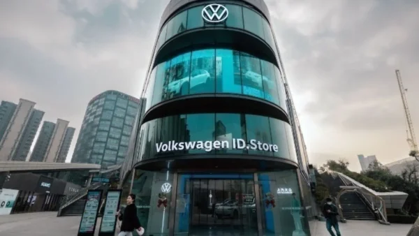 Η Volkswagen διαβεβαίωσε ότι δεν θα διακοπεί την επόμενη εβδομάδα η παραγωγή της λόγω έλλειψης ημιαγωγών