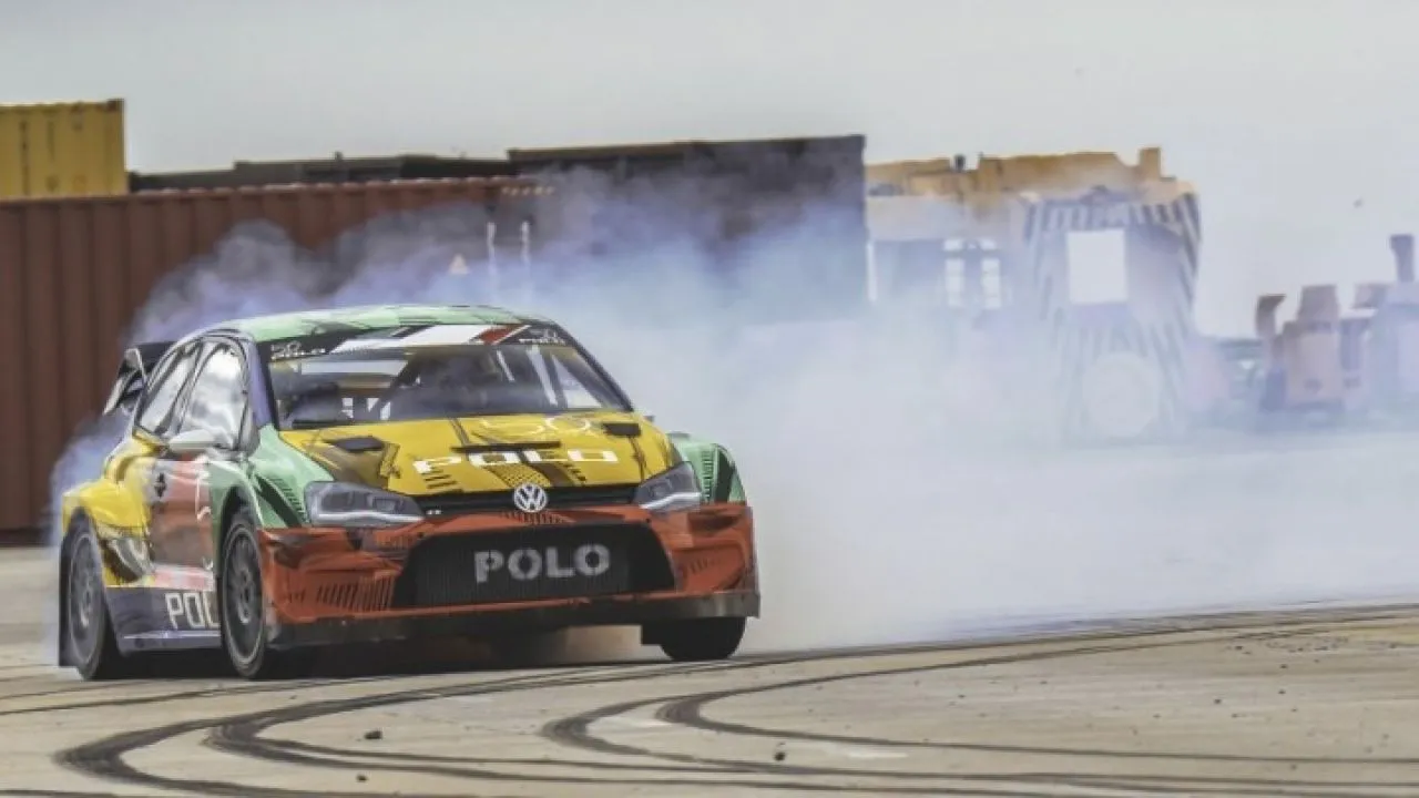 Η Volkswagen δημιούργησε ένα εντυπωσιακό drift video για να γιορτάσει τα 50 χρόνια του Polo