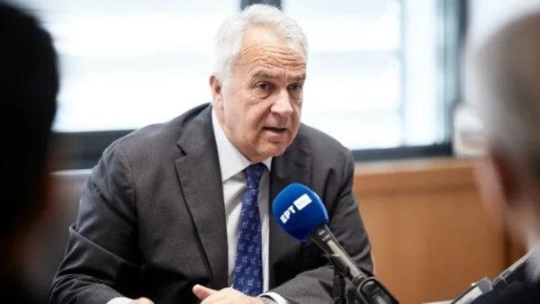 Ηράκλειο: Ομάδα ατόμων με καλυμμένα χαρακτηριστικά, επιτέθηκαν με αυγά στον Μάκη Βορίδη