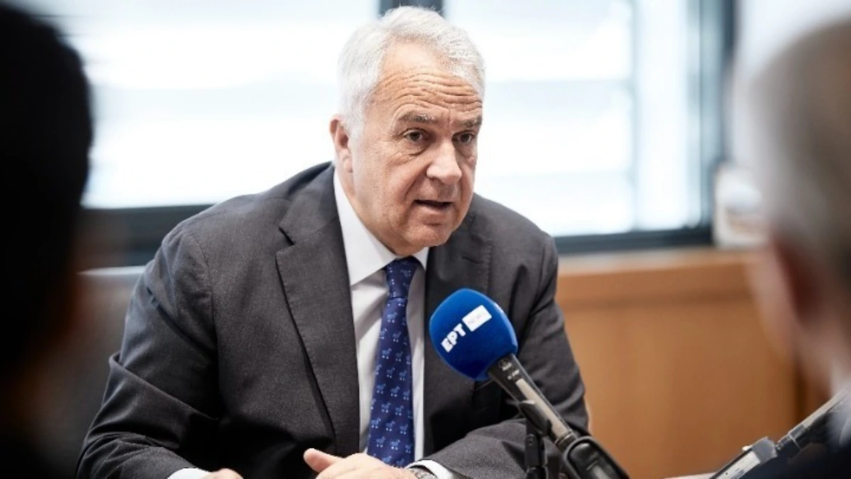 Ηράκλειο: Ομάδα ατόμων με καλυμμένα χαρακτηριστικά, επιτέθηκαν με αυγά στον Μάκη Βορίδη