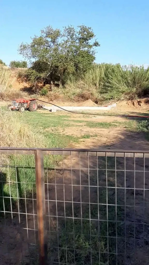 Χαλκιδική: Μπάζωσαν ρέμα και ανακατασκευάσαν πηγάδι για να ποτίζουν τα χωράφια τους