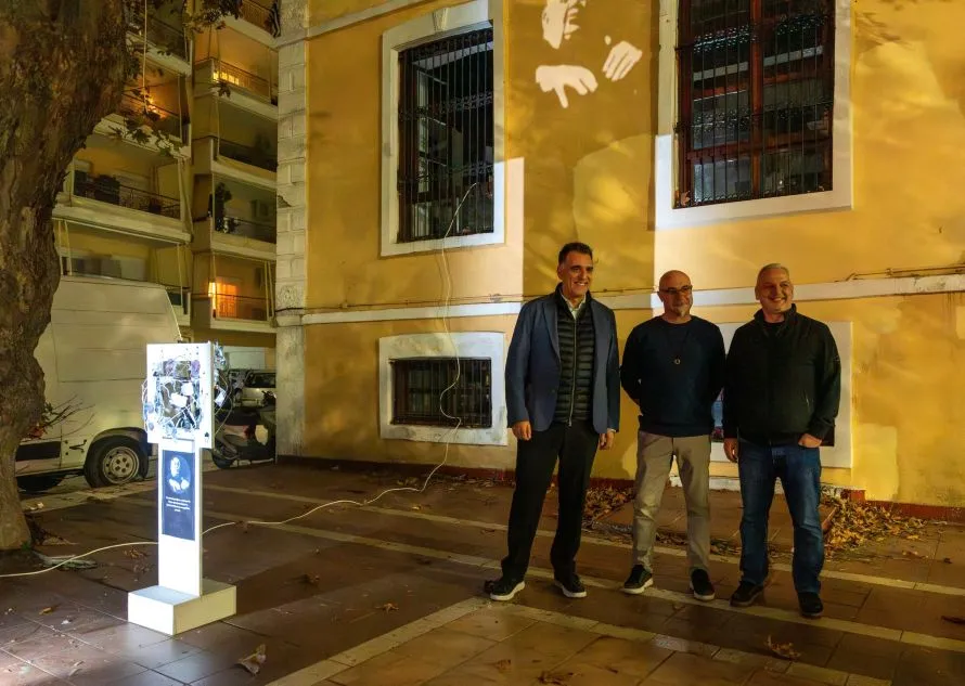 Ξάνθη: Με φως και ένα μοναδικό έργο σκιάς τιμήθηκε η μνήμη του Μάνου Χατζιδάκι