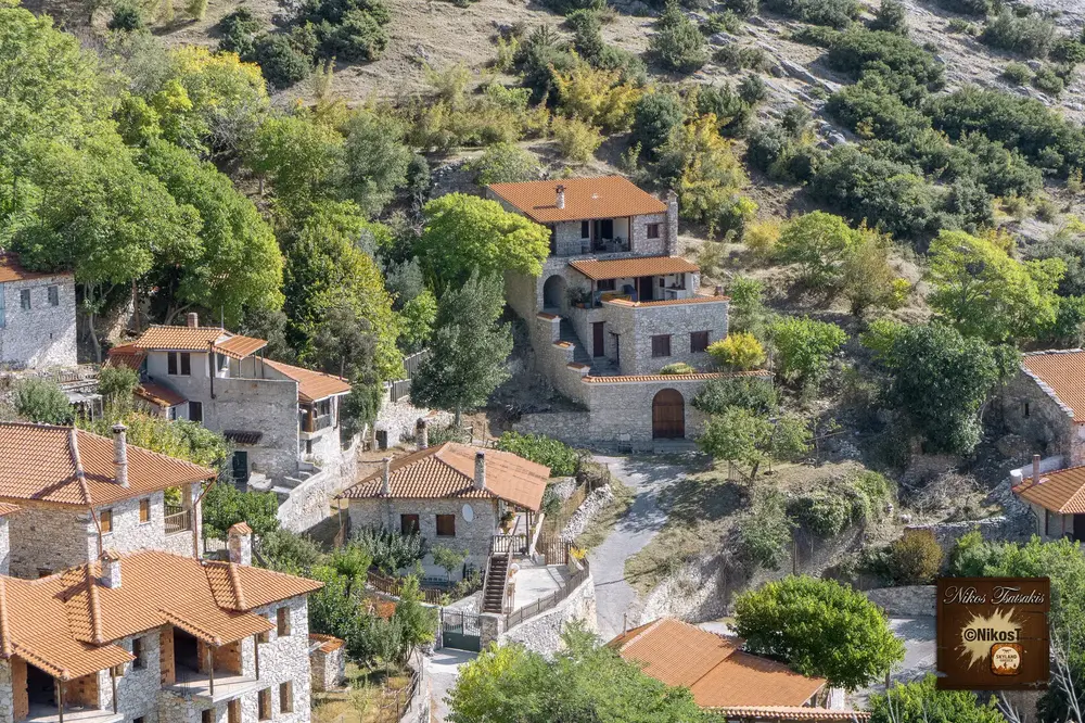 Χιονοχώρι Σερρών — Το πέτρινο χωριό των Σερρών και οι γάτες του