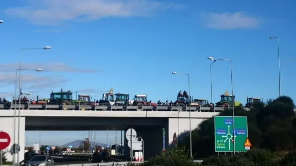 Καρδίτσα: Ένταση μεταξύ αγροτών και αστυνομικών δυνάμεων στον Ε65