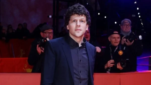 Ο Τζέσι Άιζενμπεργκ μιλάει για τη συνέχεια του «The Social Network»