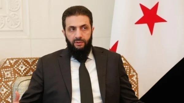 Οι ΗΠΑ αποσύρουν τον σύρο μεταβατικό πρόεδρο Σάρα από τη μαύρη λίστα των «τρομοκρατών», πριν από ιστορική επίσκεψή του στον Λευκό Οίκο