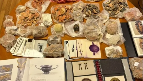 ΕΛΑΣ: Συνελήφθη ένας άνδρας για κατοχή αρχαίων αντικειμένων και θρησκευτικών εικόνων