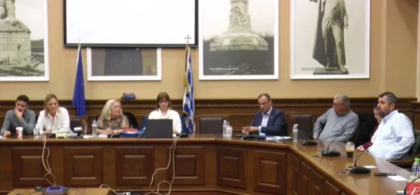 Συζήτηση στο Δημοτικό Συμβούλιο Σερρών για τα στρατόπεδα: Προτάσεις - Διαφωνίες και δημόσια ενημέρωση