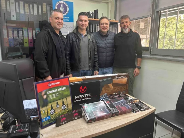 Δωρεά ηλεκτρονικού συστήματος ξηράς προπόνησης «Dry Fire» στη Διεύθυνση Αστυνομίας Σερρών