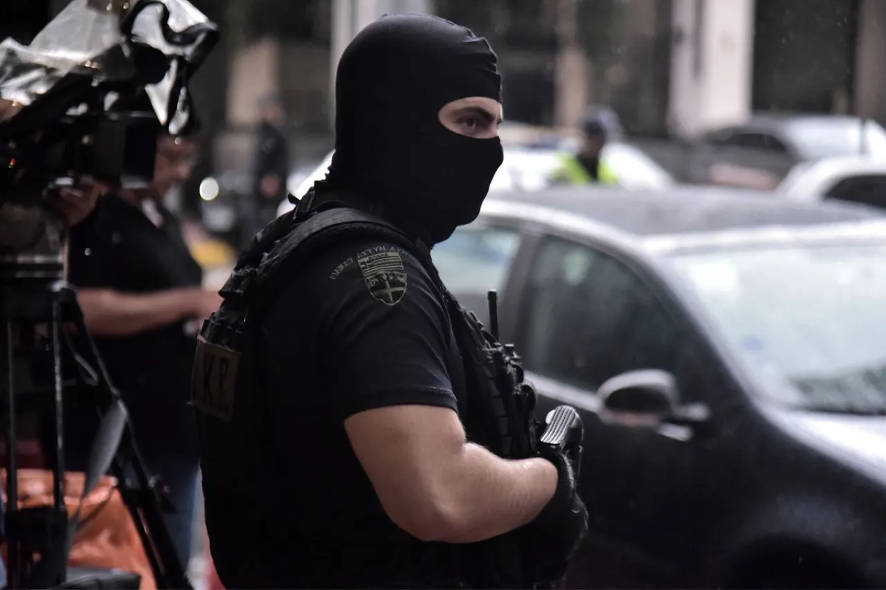 Αιφνιδιαστική επιχείρηση της ΕΚΑΜ: Μεταγωγή κρατουμένων από τις φυλακές Αλικαρνασσού – Δείτε βίντεο