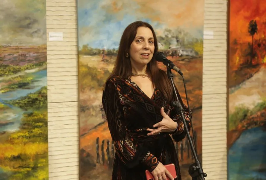 Εγκαινιάστηκε η έκθεση ζωγραφικής «Οι Αόρατοι της γης» στο Ίδρυμα Μιχάλης Κακογιάννης που θα διαρκέσει έως τις 7/12