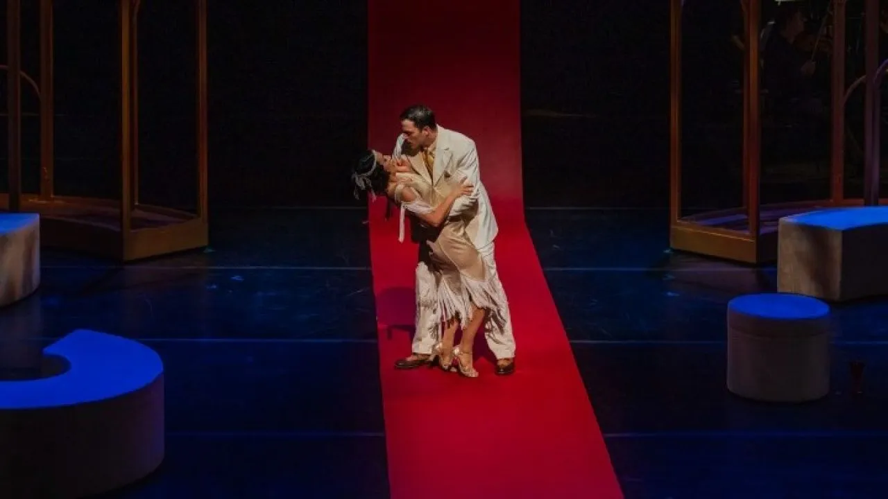 Η επιτυχημένη οπερέτα «Θέλω να δω τον Πάπα!» επιστρέφει στην Εναλλακτική Σκηνή ΕΛΣ