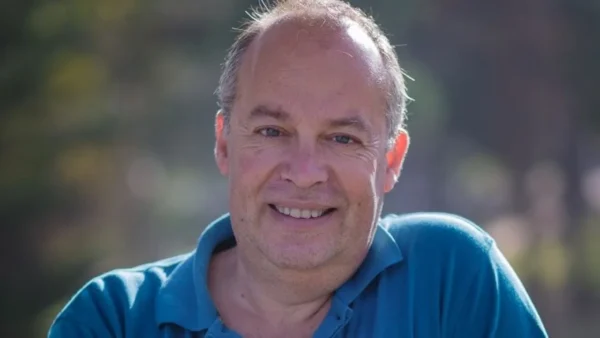 Εουσέμπι Αγιένσα: Υπάρχει ένας Καβάφης για κάθε στιγμή της ζωής και σήμερα είναι περισσότερο απαραίτητος από ποτέ άλλοτε