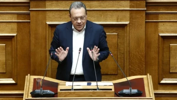 Βουλή- Σ. Φάμελλος: Στην Ελλάδα του κ. Μητσοτάκη αυτοί που αριστεύουν είναι μόνο οι "γαλάζιες ακρίδες" και κάποιοι που κερδίζουν πολλά στο Τζόκερ και το Λόττο