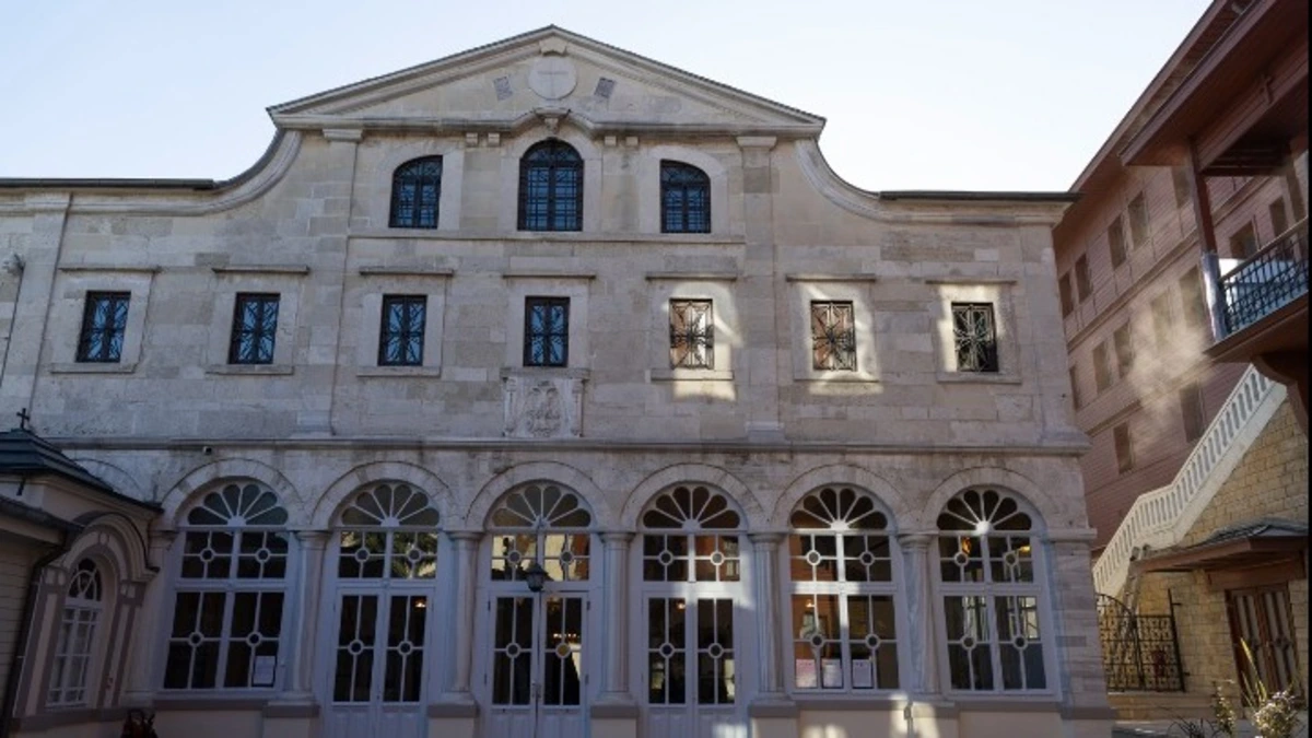 Ιστορική επίσκεψη του Πάπα Λέοντος ΙΔ' στο Φανάρι και τη Νίκαια - Σήμερα η συνάντησή του με τον Ερντογάν