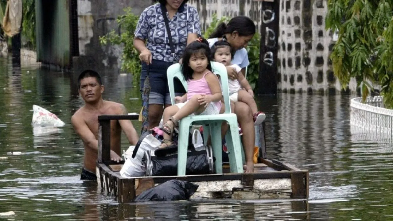 Φιλιππίνες: Σε 25 νεκρούς αυξήθηκε ο απολογισμός από τον τυφώνα Φουνγκ-γουόνγκ, που κατευθύνεται προς την Ταϊβάν