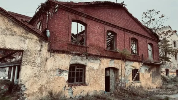 ΦΙΞ Αθήνας και Θεσσαλονίκης: Μια παράλληλη ιστορία βιομηχανικών κτιρίων