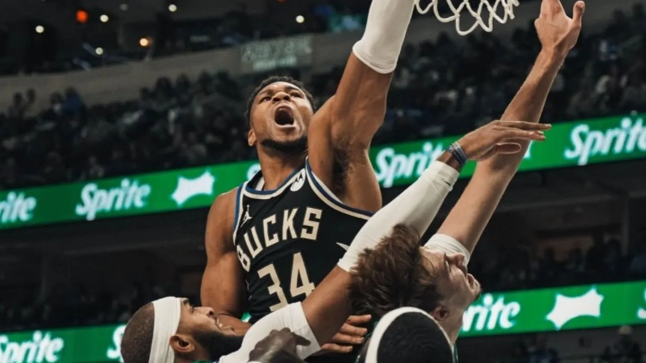 Ο Giannis «υπέγραψε» την ανατροπή των Μπακς στο Ντάλας (116-114)