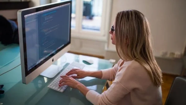 Το 71% των επιχειρήσεων στην Ελλάδα δηλώνει δυσκολία στην εξεύρεση προσωπικού, σύμφωνα με έρευνα