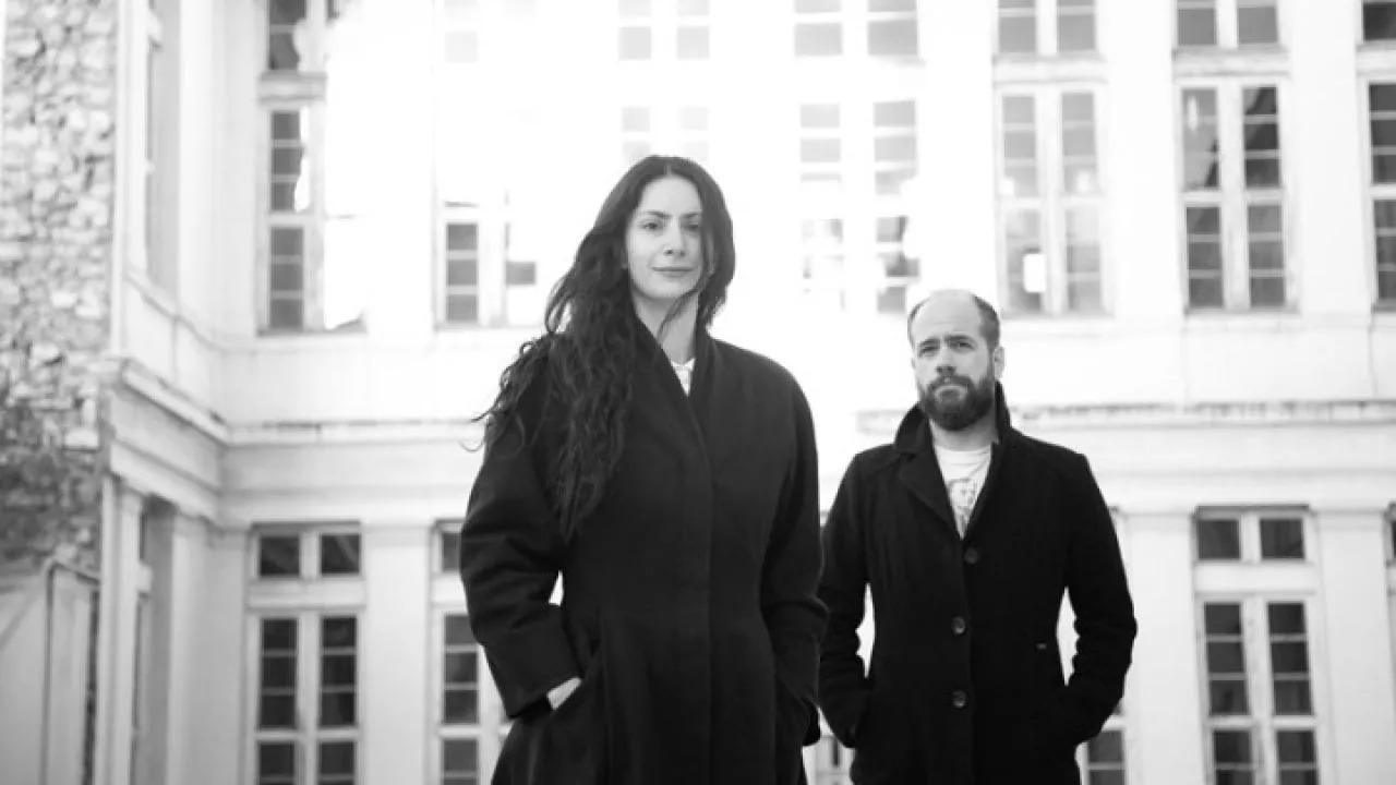 Η «Οικογένεια Τσέντσι» ταξιδεύει στη Ρώμη με την σκηνοθέτιδα Ιόλη Ανδρεάδη