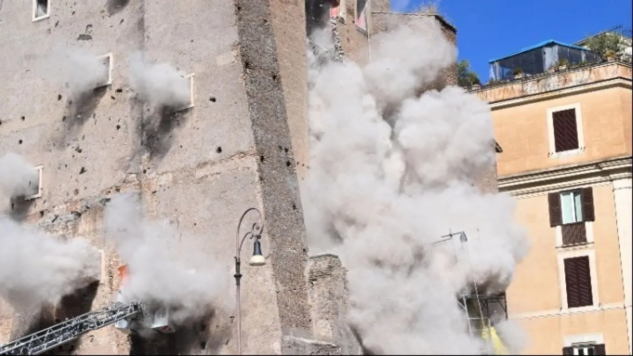 Υπέκυψε ο εργάτης που ανασύρθηκε από τα συντρίμμια μεσαιωνικού πύργου στην Ιταλία