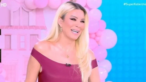 Κ.Καινούργιου: Αποκάλυψε το φύλο του μωρού – Η πρώτη εμφάνιση στην εκπομπή μετά την ανακοίνωση της εγκυμοσύνης