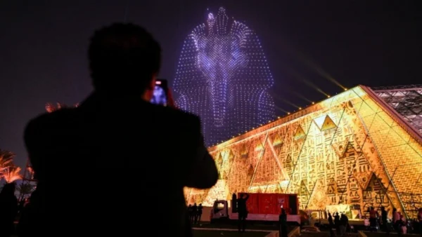 Αίγυπτος: Φαραωνικό θέαμα στο Κάιρο για τα εγκαίνια του Μεγάλου Αιγυπτιακού Μουσείου