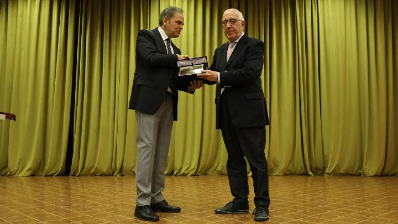 Βράβευση Ν. Κακλαμάνη από το Πνευματικό Κέντρο Ρουμελιωτών – Εορτή Παναγίας Προυσιώτισσας