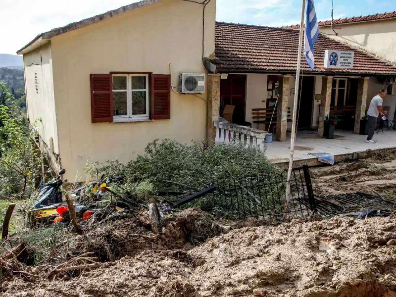 Κλειστά σχολεία: Πού μπαίνει «λουκέτο» αύριο (24/11) λόγω κακοκαιρίας