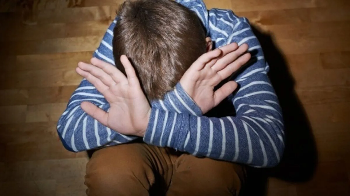 Στο νοσοκομείο της Ξάνθης 15χρονος – Νεαροί τον έσυραν σε στενό και τον πλάκωσαν στο ξύλο