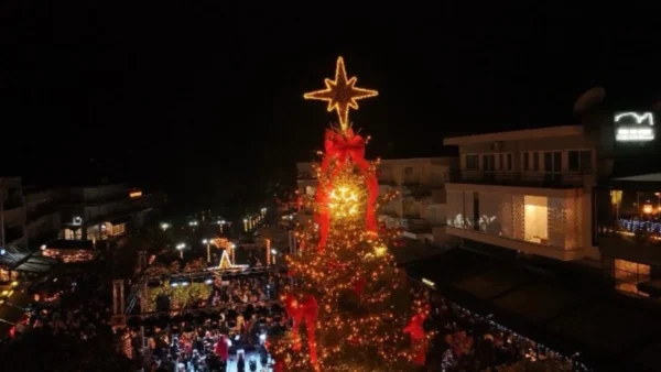 Φωταγώγηση στην Καλαμπάκα με δέντρο Ελπίδας από τον πληγωμένο Ασπροπόταμο