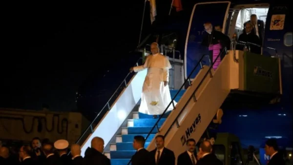 Στην Κωνσταντινούπολη ο Πάπας Λέων