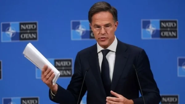 Ρουμανία: Ο επικεφαλής του ΝΑΤΟ υποβαθμίζει την απόσυρση των αμερικανικών στρατευμάτων