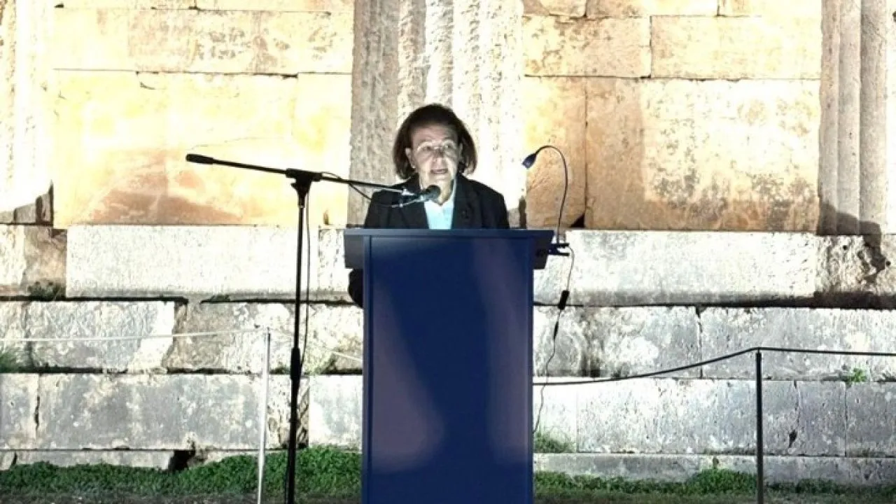 Λ. Mενδώνη: Στο ναό της Αφαίας υπηρετούνται τρεις βασικές πολιτικές του ΥΠΠΟ