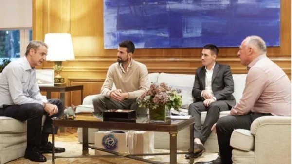 Ο Κυριάκος Μητσοτάκης υποδέχθηκε στον Νόβακ Τζόκοβιτς στο Μέγαρο Μαξίμου