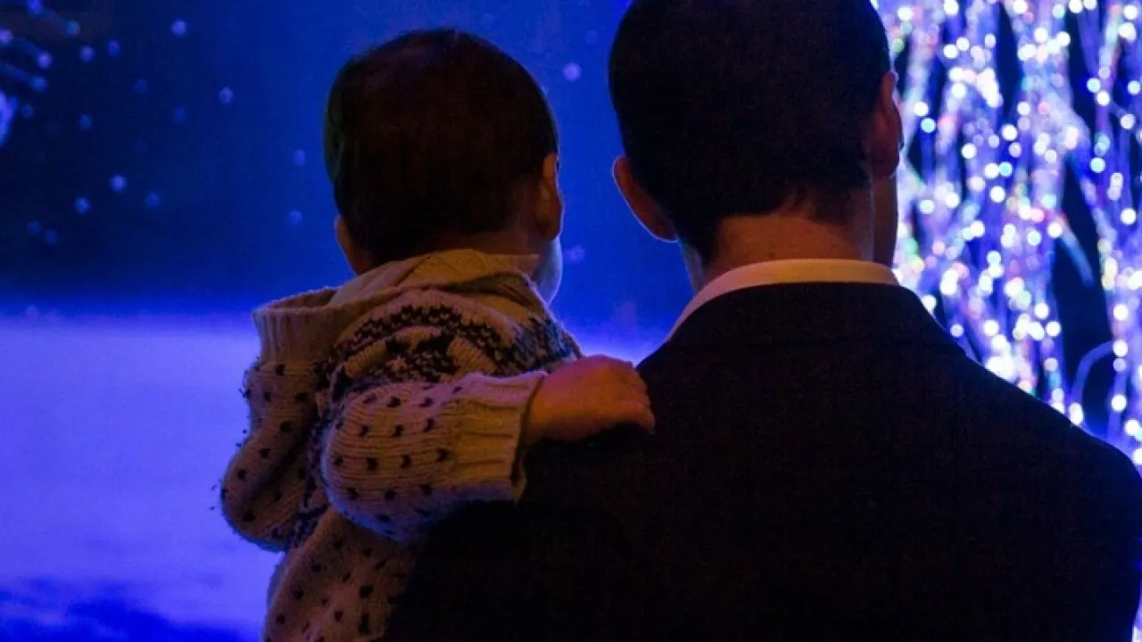 Η δύναμη της επιλογής: Οι άνθρωποι πίσω από τις υιοθεσίες - 48χρονος μονογονέας στο ΑΠΕ-ΜΠΕ: «Έχω βιώσει ένα θαύμα»