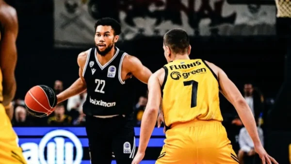 Ολική ανατροπή και νίκη για τον ΠΑΟΚ (76-78) στο ντέρμπι «Δικεφάλων»