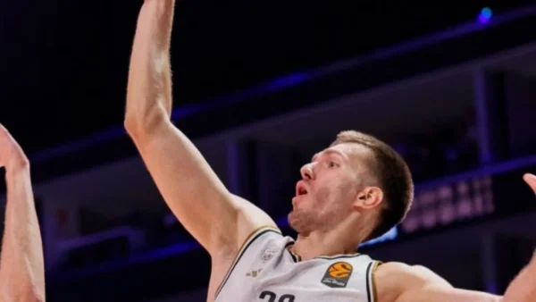 Η Ντουμπάι «προσγείωσε» τον Ερυθρό Αστέρα