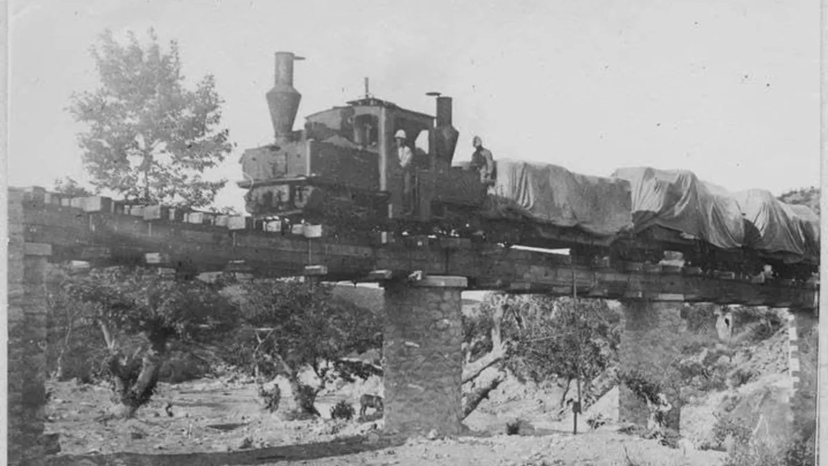 Ενα μονοπάτι χαραγμένο στις ράγες του τρένου Ντεκοβίλ-Περπατώντας σε μια ιστορική διαδρομή