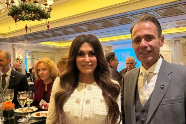 Γιώργος Παλάζης: Παραβρέθηκε σε δεξίωση με την Kimberly Guilfoyle