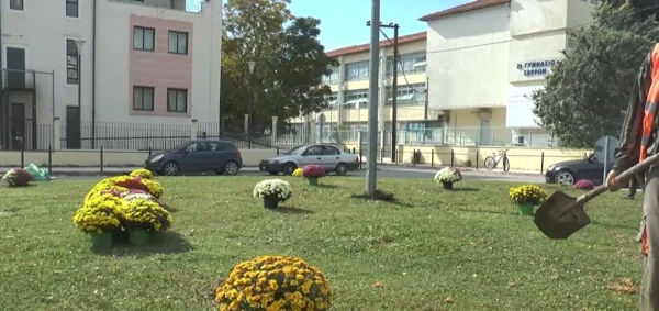 Σέρρες: Εργασίες καλλωπισμού σε κόμβους και πάρκα της πόλης - video