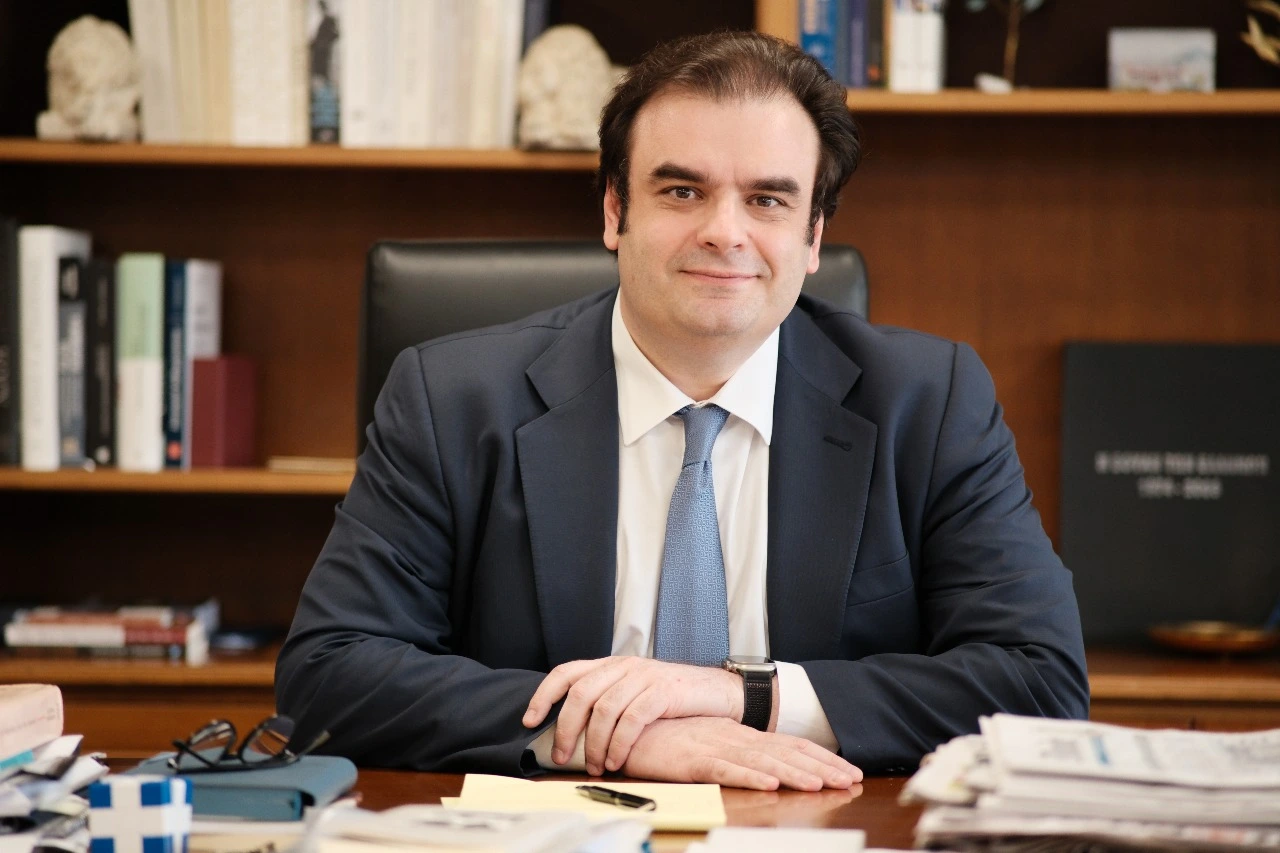 Κυριάκος Πιερρακάκης στην Handelsblatt: «Η Ελλάδα δεν είναι πρότυπο, αλλά έμπνευση»