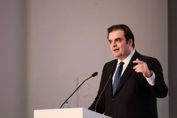 Κ.Πιερρακάκης: Στον πυρήνα της πολιτικής μας είναι η αφαίρεση εμποδίων για τις οικογένειες και τους νέους