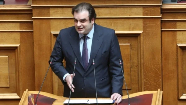 Πιερρακάκης σε Φάμελλο για τα ΕΛΤΑ: Επί ΣΥΡΙΖΑ έκλεισαν 77 καταστήματα