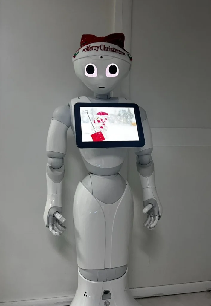Θεσσαλονίκη: Ρομπότ λένε τα κάλαντα και ο Pepper αναλαμβάνει ρόλο βοηθού Αϊ- Βασίλη