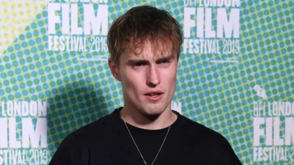 Ο Σαμ Φέντερ δωρίζει το χρηματικό έπαθλο από το βραβείο Mercury