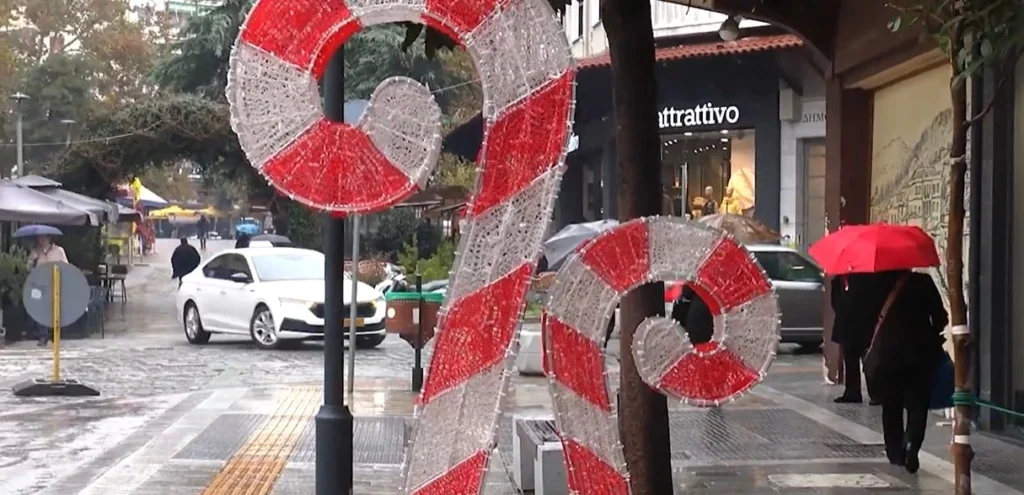 Σέρρες: Ξεκίνησε ο Χριστουγεννιάτικος στολισμός στην πόλη - video