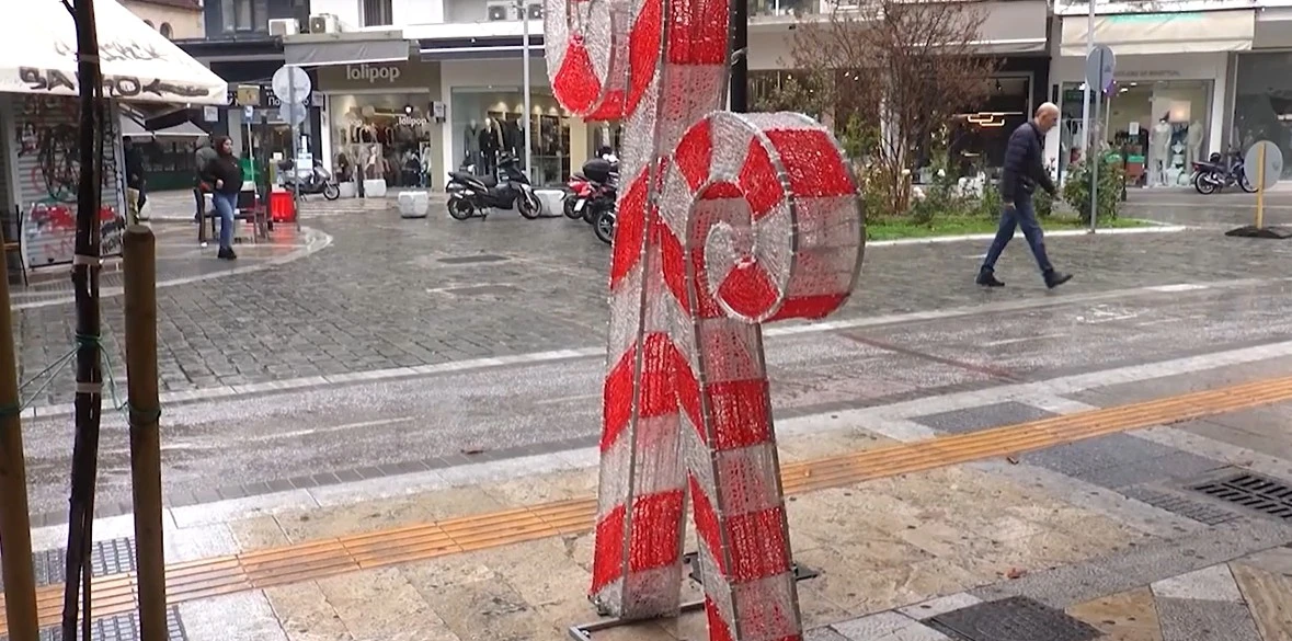 Σέρρες: Ξεκίνησε ο Χριστουγεννιάτικος στολισμός στην πόλη - video