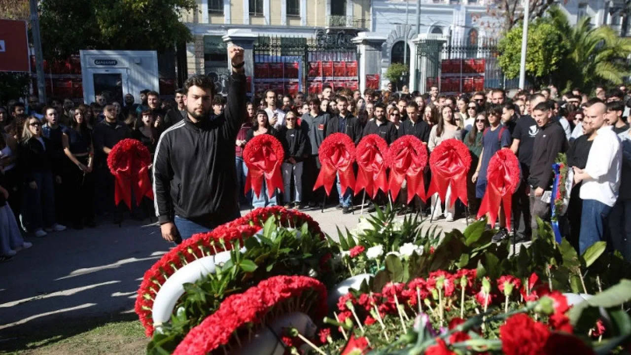 ΟΛΜΕ: Πενήντα δύο χρόνια από τον ξεσηκωμό του Πολυτεχνείου το 1973 ανταμώνουμε ξανά στους δρόμους του αγώνα